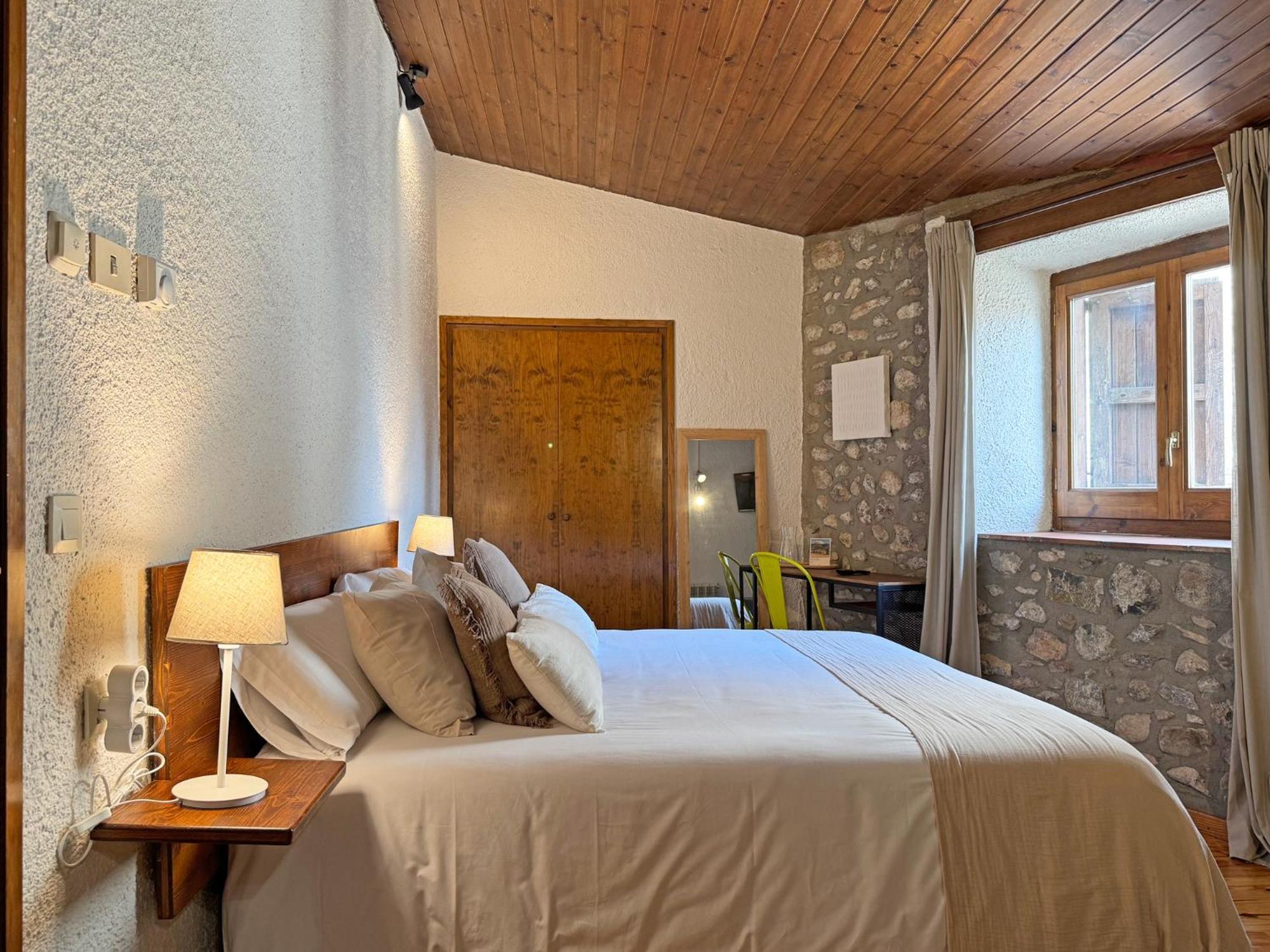 Hotel Cal Rei De Tallo Bellver De Cerdanya Exterior photo