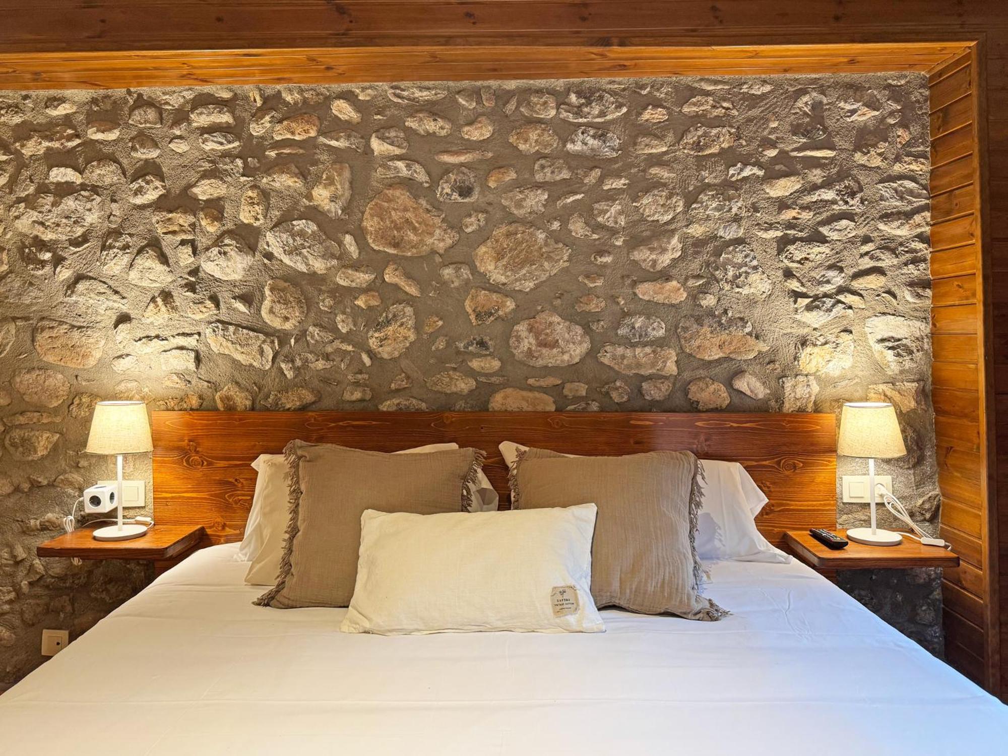 Hotel Cal Rei De Tallo Bellver De Cerdanya Exterior photo